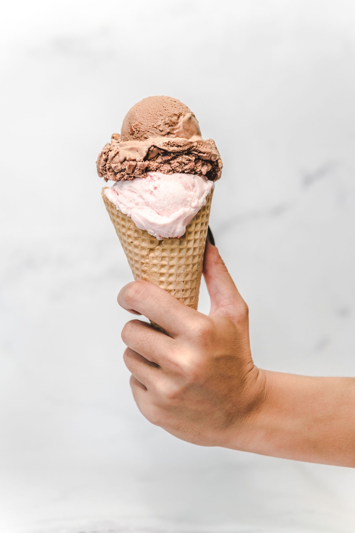 Cucurucho de helado artesanal en primer plano: la textura del helado Curso Intensivo de helado artesanal