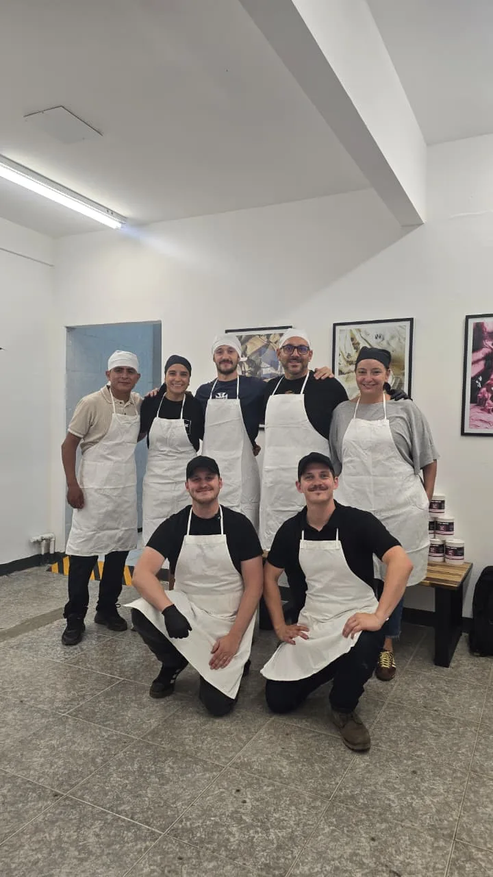Grupo de alumnos del curso de heladería artesanal en IFHA Labs