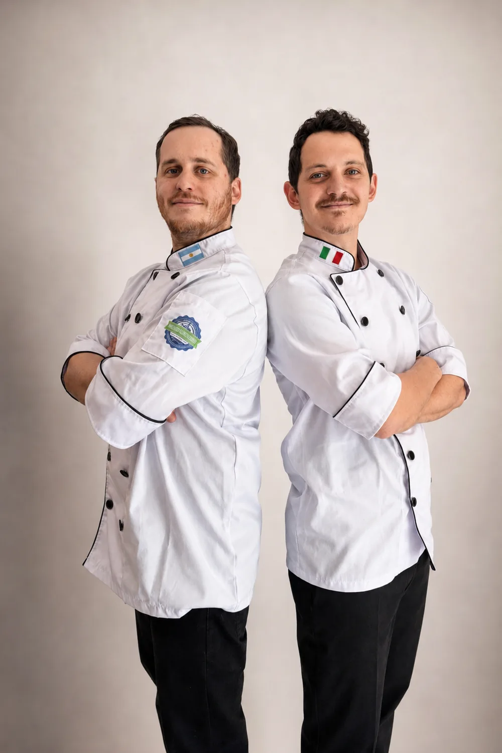 Instituto de Formación del Helado Artesanal 1 Lucas y Franco Alfonsin, directores de IFHA, con chaqueta de maestro heladero