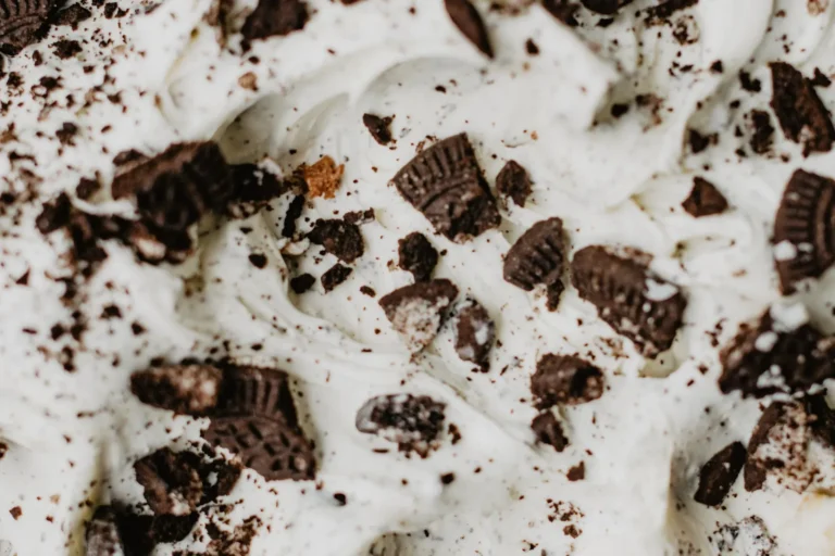 Helado de crema con trozos de chocolate, visto desde arriba: una inclusión que tiene que mantenerse crocante