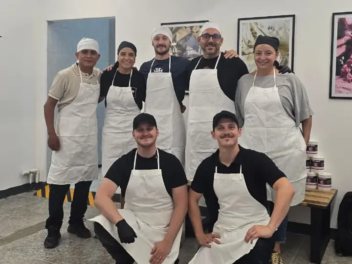 Grupo de alumnos del curso de heladería artesanal en IFHA Labs