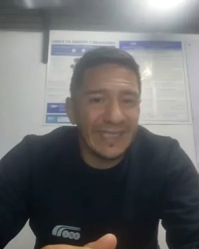 Fernando Bankowski sonriendo durante la entrevista por videollamada