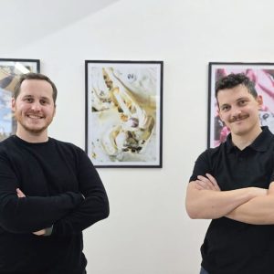 Lucas y Franco Alfonsin en el aula de IFHA Labs